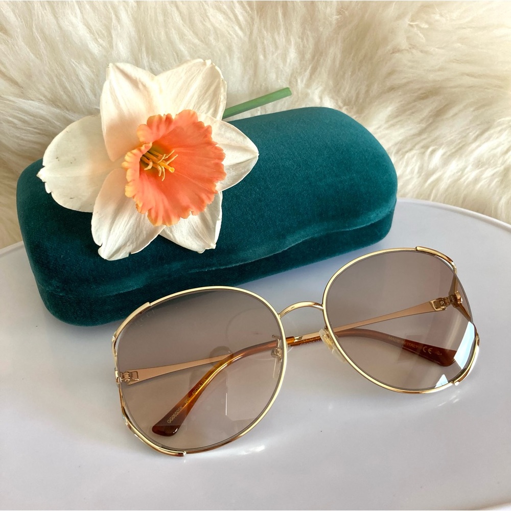 Gucci Sunglasses and Velvet Case